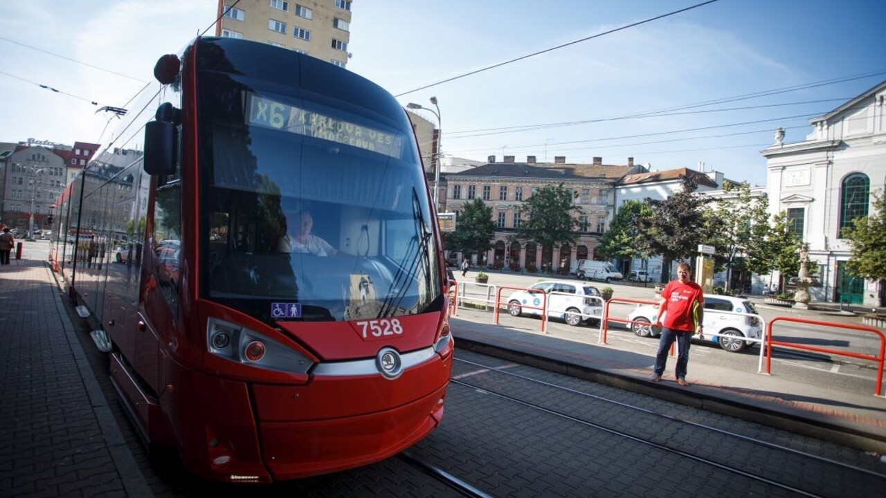 Bratislava posilní mestskú dopravu, spúšťa novú električku