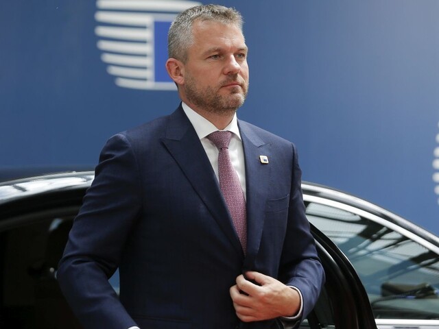 Premiér sa stretne s kapitánmi priemyslu, chce krajinu pripraviť na krízu
