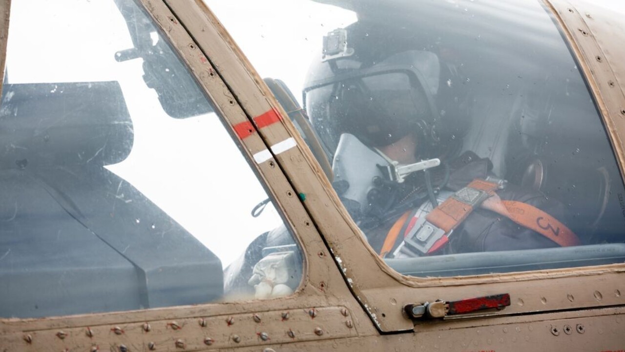 Rusom sa zrútila bojová stíhačka, po dvoch pilotoch pátrajú