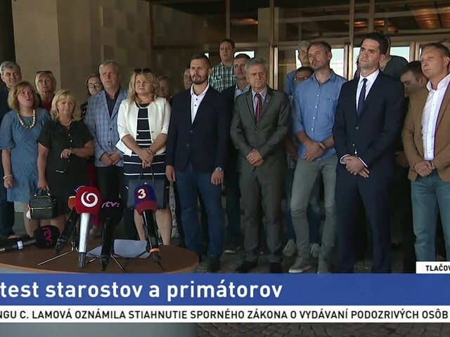 Protest starostov a primátorov proti návrhu daňového zákona strany Most-Híd