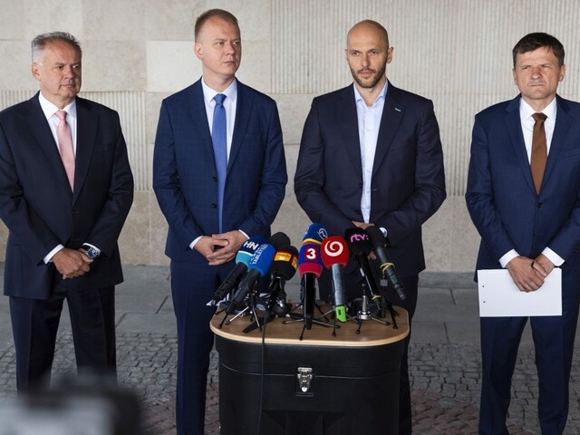Nová opozícia podporila odvolávanie, zmenu však vidí až po voľbách