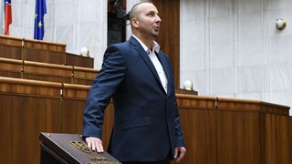 Parlament má nových poslancov, sľub zložil aj Mazurekov nástupca