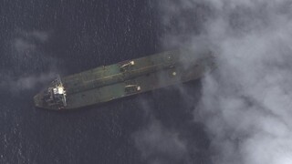 Ropný tanker dorazil do cieľa, podľa Iránu už zakotvil na pobreží