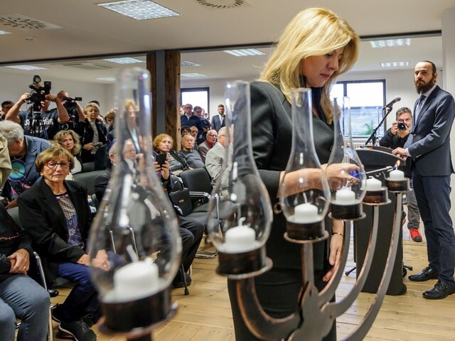 Čaputová sa v bývalom koncentračnom tábore stretla s preživšími