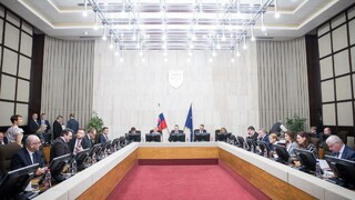 Rokovanie vlády aj o vojenskom zastúpení Slovenska v zahraničí