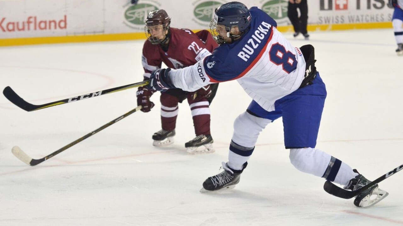 Ružička prispel gólom k výhre Calgary, úspešný bol aj Húska