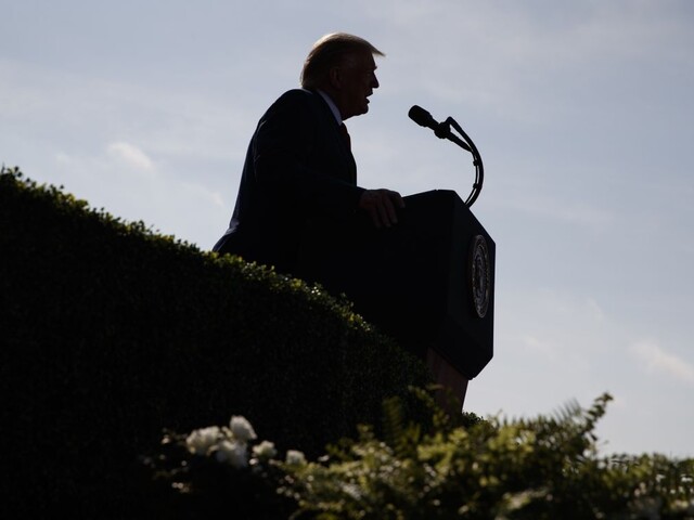 Súd dal Trumpovi voľnú ruku v uplatňovaní novej azylovej praxe