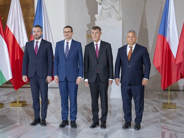Na Pražskom hrade sa stretli premiéri V4, Kosovo odvolalo účasť