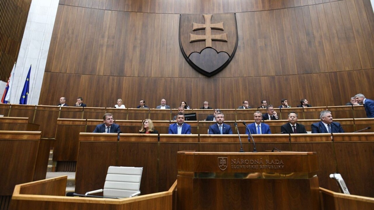 Premiéra sa opäť pokúsia odvolať, vznikla neštandardná situácia