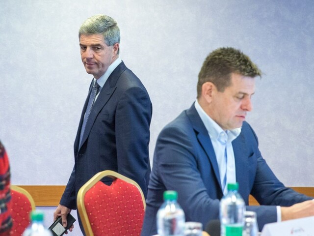 Most má problémy. Dvaja ho opúšťajú, vo funkciách končí Sólymos