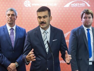 Most sa nerozpadá, tvrdí Bugár. Zvolili nových podpredsedov