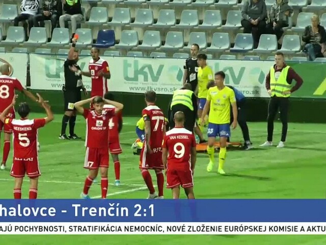 Michalovce Trenčín zdolali, ten doplatil na skoré vylúčenie