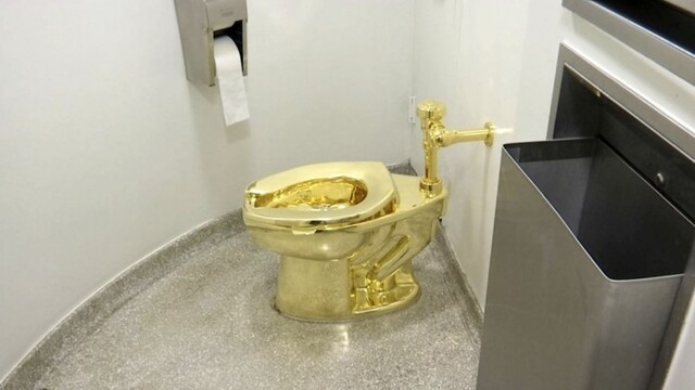britain-gold-toilet-theft-45443-97dc739d83f54e5c89a48a60bf323c59_ac1100ae-e7dd-6da8.jpg
