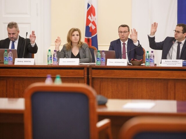 Vypočúvajú kandidátov na sudcov ÚS, nováčikovia sú štyria