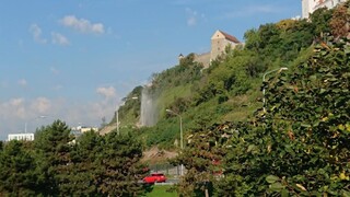 V centre Bratislavy vytryskol gejzír, príčinou bola nehoda
