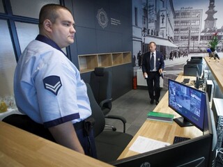 Na Obchodnej ulici bola hromadná bitka, zachytili ju kamery