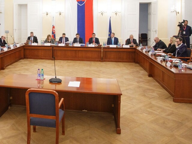 Výborom prešli všetci. Vypočuli kandidátov na ústavných sudcov