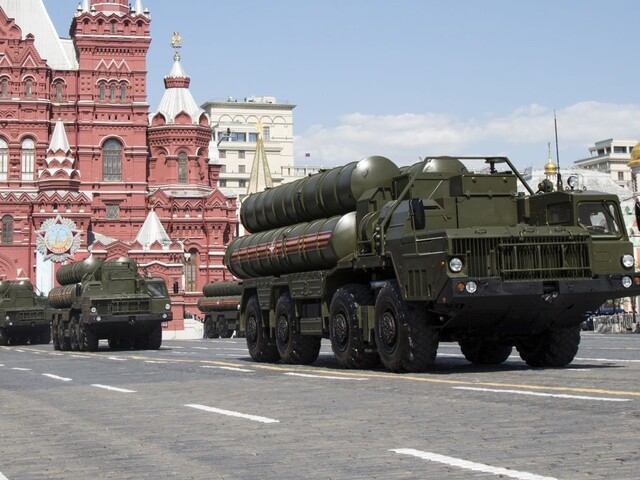 Sme pripravení pomôcť, odkázal Putin a Saudom ponúkol rakety