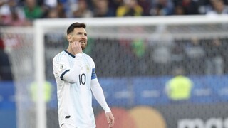 Messi po zranení opäť trénuje, jeho štart je otázny