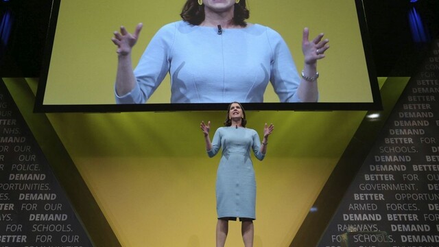 Je to ako podpáliť vlastný dom. Britskí liberáli chcú zastaviť brexit