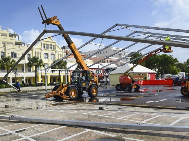 K Bermudám sa blíži hurikán, vláda povolala na pomoc armádu