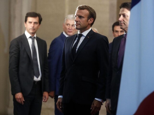 Migrantov si bude EÚ prerozdeľovať automaticky, tvrdí Macron