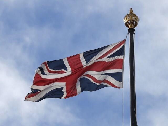 Pripravte sa na prípadný tvrdý brexit, upozorňujú podnikateľov