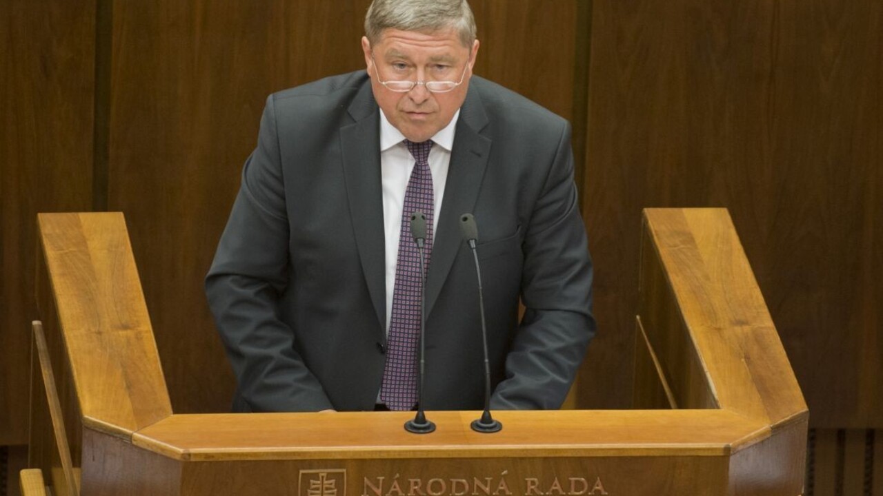 Diskreditácia a lži. Špeciálny prokurátor sa bráni voči obvineniam