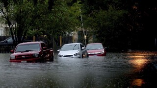 V Texase bojujú s veľkými záplavami, voda si už vyžiadala obete