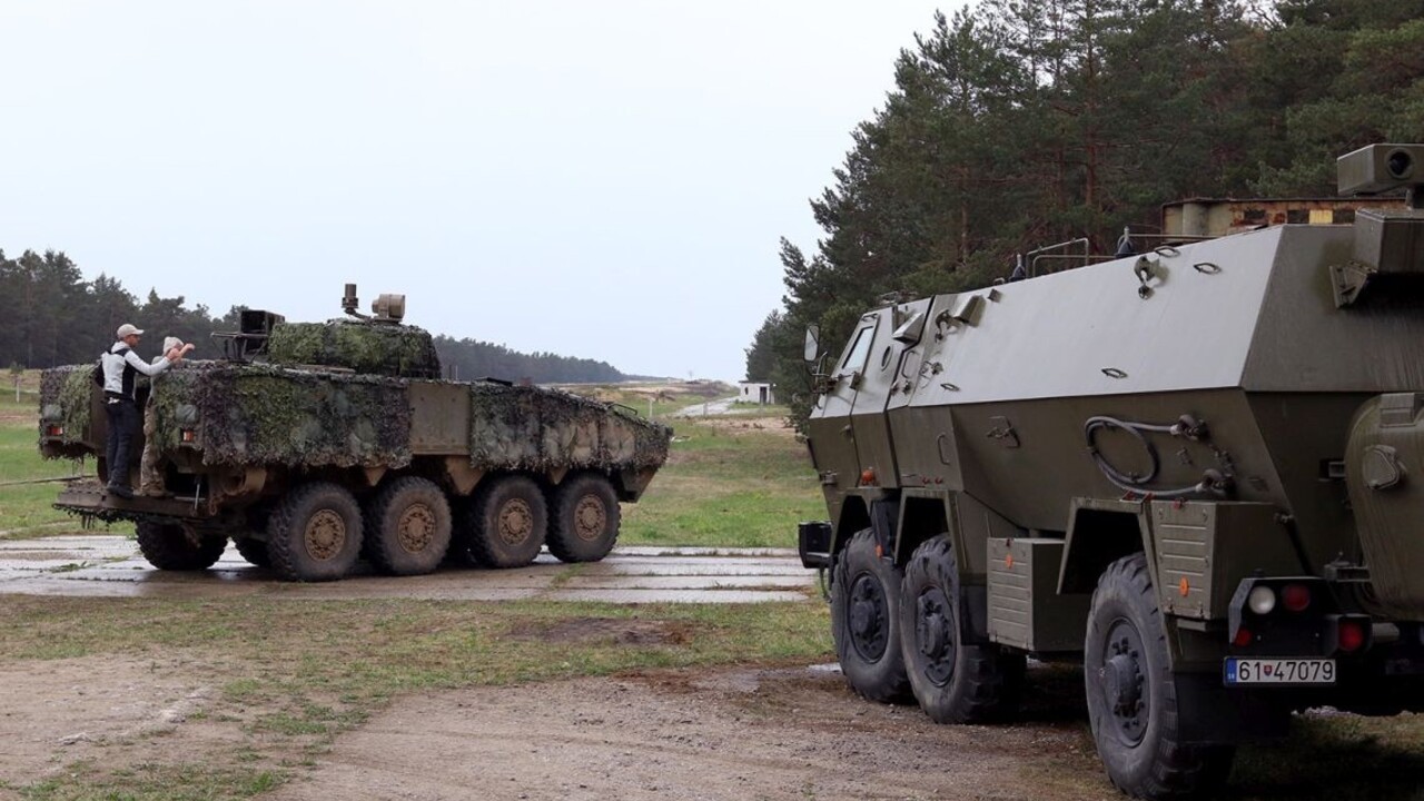Armádny tender preveria, ÚVO sa pozrie na nákup transportérov
