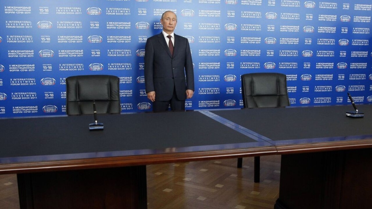 Superšpión, ktorý mal Putinovi fotografovať stôl, je nezvestný