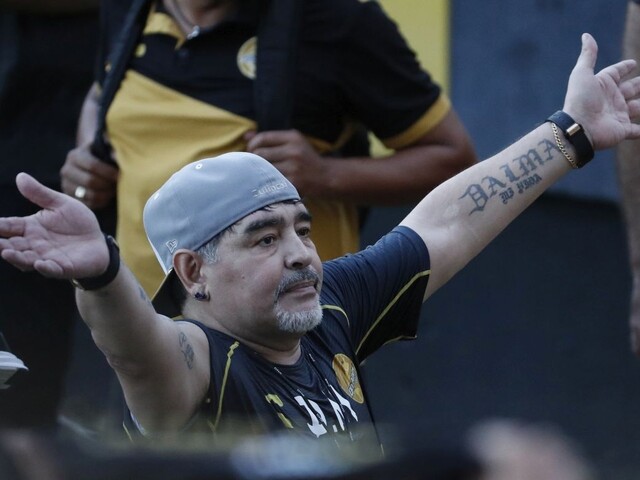 Futbalový tím legendárneho Maradonu opäť prehral