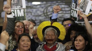 Domorodí obyvatelia bojujú o Amazóniu, postavili sa hlave štátu