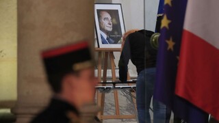 Chiracov pohreb bude v pondelok, pochovajú ho vedľa dcéry