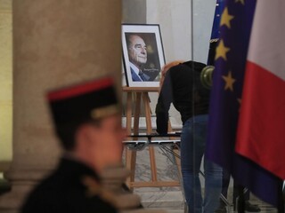 Chiracov pohreb bude v pondelok, pochovajú ho vedľa dcéry