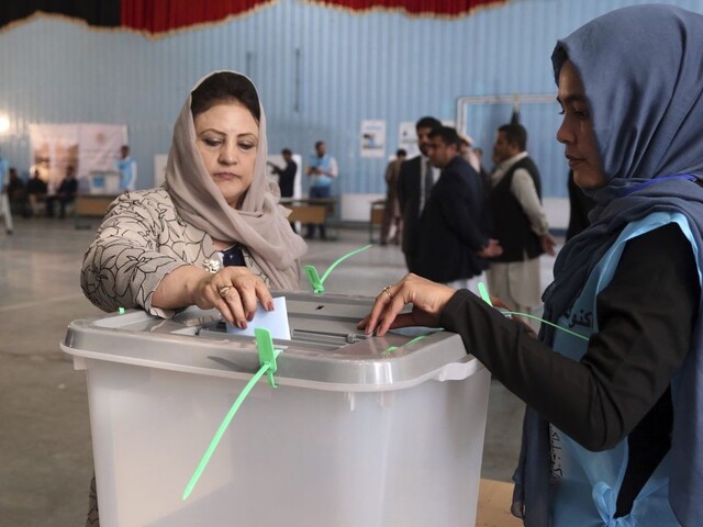 Afganistan si volí prezidenta, z volebnej miestnosti hlásia výbuch