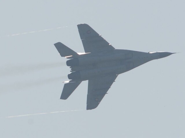 V okrese Nitra sa zrútila stíhačka, pilot je v nemocnici