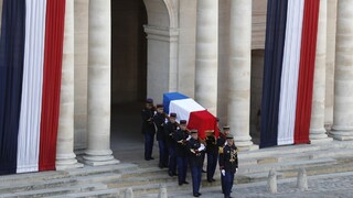 Francúzsko sa rozlúčilo s bývalým prezidentom Jacquesom Chiracom