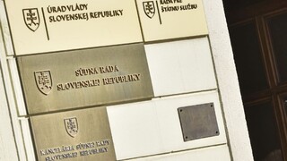 Súdna rada zriadila komisiu, budú riešiť odobraté telefóny sudcov