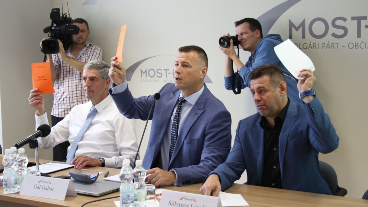 Bugárovci nie sú za predlžovanie predvolebného moratória