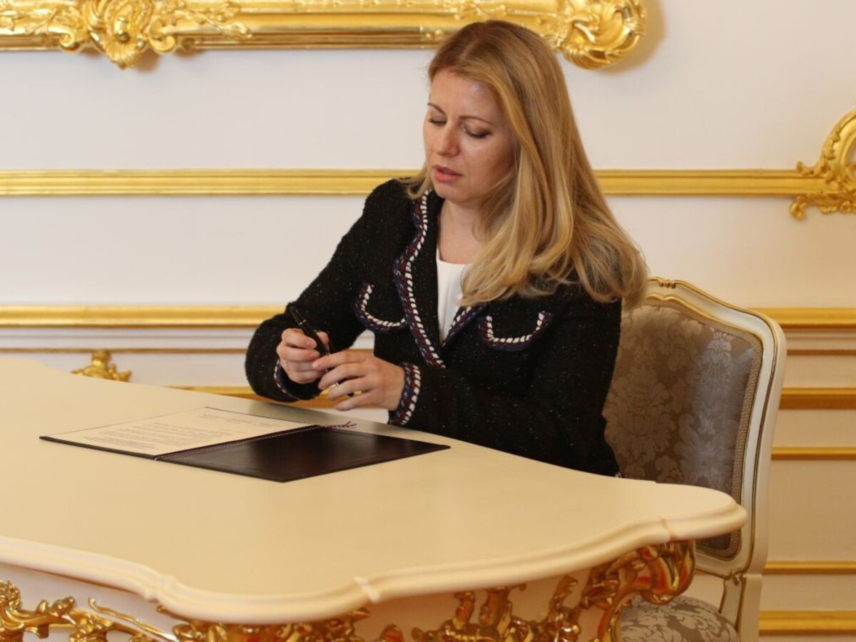 Čaputová podpísala zálohovanie PET fliaš, jeden zákon vrátila