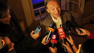 Sprevádzal nás od mladosti. Politici sa lúčia s Karlom Gottom