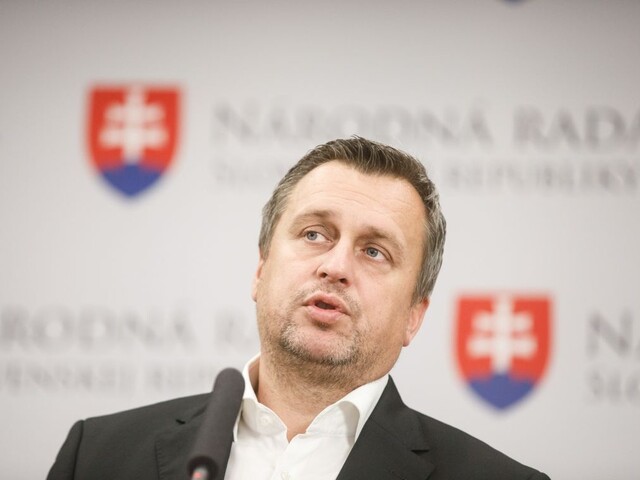 Porušil koaličnú dohodu a robil si PR, reagoval Danko na premiéra