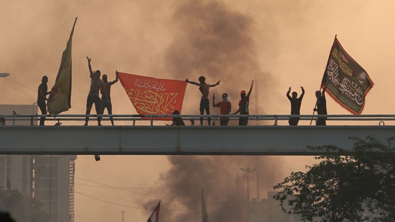 Na protestoch zomierajú Bagdadčania, nariadili zákaz vychádzania