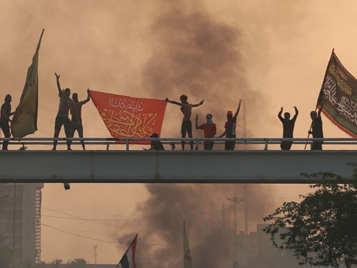 Na protestoch zomierajú Bagdadčania, nariadili zákaz vychádzania