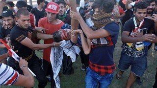 Irak zmietajú krvavé nepokoje, duchovný vyzval vládu na demisiu