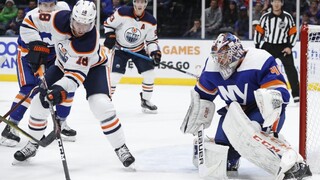 NHL: Na ľade hviezdil štvorgólový Neal, Jurčo si pripísal asistenciu