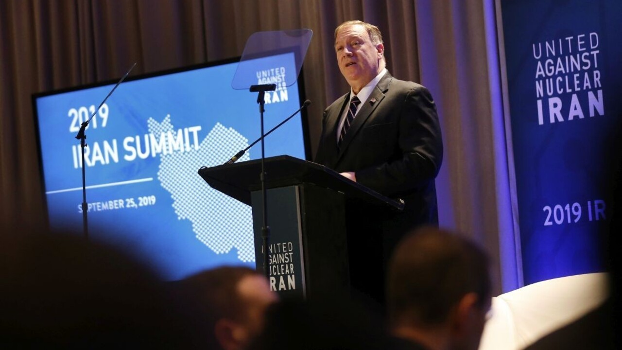 Pompeo odsúdil násilie vo svete. Zastavte represie, vyzýva Čínu