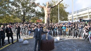 Švédskemu kanonierovi Ibrahimovičovi vzdali hold, odhalili  mu sochu