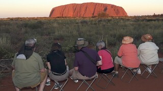 Výstup na posvätnú horu chce stihnúť mnoho turistov. Zakážu to